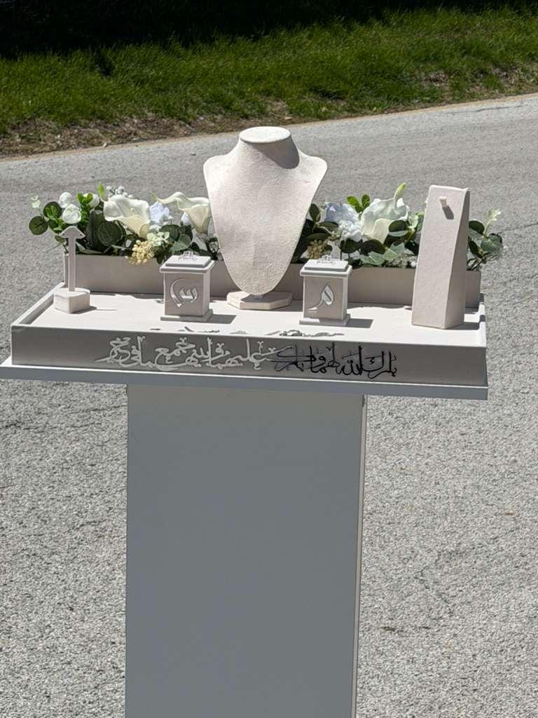 Custom Mahr Gift Box – Acrylic Velvet Display Stand, Islamic Bridal Dowry, Engagement Nikah